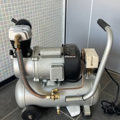 AIR COMPRESSOR BPC-8KB コンプレッサー　スプレーガンセットの画像