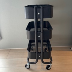 ikea ワゴン　収納の画像