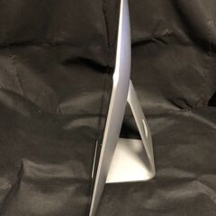 超薄型＆21.5インチ大画面 オシャレなオールインワンデスクトップPC　「iMac　21.5インチ　A1418」クアッドコアCore i5（TB時3.2GHz）／メモリー8GB（増設可）／1TB（1000GB）ストレージ搭載・MacOS(Ventura‐Patcher利用)＋Office2019 と最新Win11（25H2版）＋OfficeProPlusの都度選択起動可能の画像