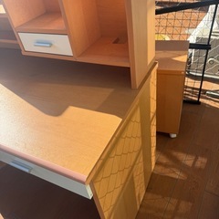 学習机と付属の引き出し　差し上げます。の画像