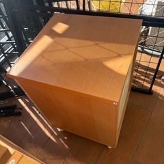 学習机と付属の引き出し　差し上げます。の画像