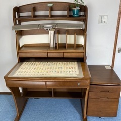 コイズミ学習机　の画像