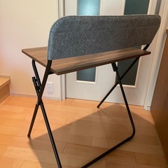 折りたたみ机の画像