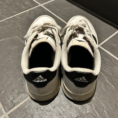 adidas👟スニーカーの画像