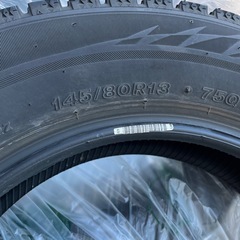 スタッドレスタイヤ　ブリザック　145/80R13　ブリヂストンの画像