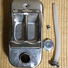 未使用！ガソリン携行缶　5L　ノズル内部収納タイプの画像