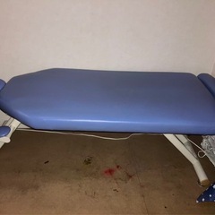マッサージベット　マッサージ台　業務用 マッサージベッド（折りたたみ不可・中古品）の画像