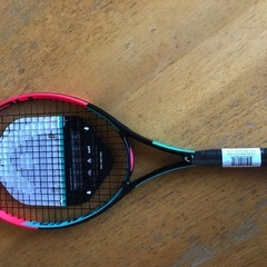 【新品未使用】ジュニアテニスラケット2本ボールつさ4個の画像