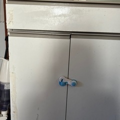 【汚れあり・訳あり】食器棚の画像