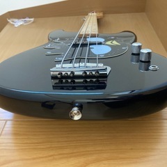 新古squierバツ丸ベースBRONCOの画像