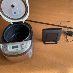 炊飯器&Wifi ルーターの画像
