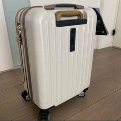 【新品】スーツケース Sサイズ フロントオープン 背面キャスターロックの画像