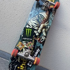 スケボー、スケートボードの画像