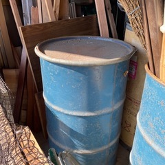ドラム缶３つの画像