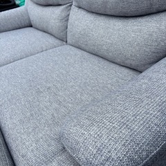 美品 ニトリ製 布地 二人掛けソファー グレー オットマン付き 横幅170㎝の画像