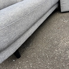 美品 ニトリ製 布地 二人掛けソファー グレー オットマン付き 横幅170㎝の画像