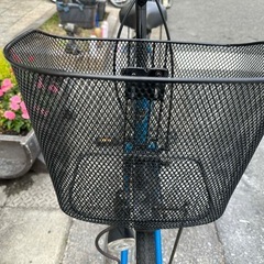 『ＳＡＬＥ　３０％』　ママチャリ　２６インチ　ライト　カゴ　付き　青　配達可能の画像