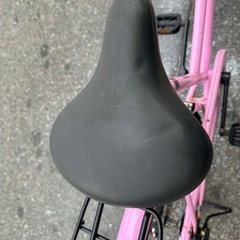 『ＳＡＬＥ　３０％』　ママチャリ　２６インチ　ライト　カゴ　付き　ピンク　配達可能の画像