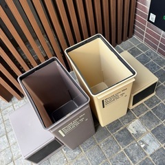 ゴミ箱の画像