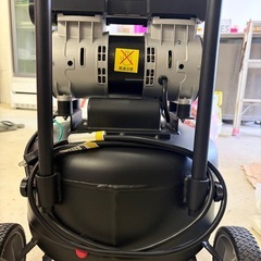 アストロプロダクツコンプレッサー30ℓ
の画像