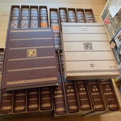 昭和のインテリア♪万有
百科大辞典全21巻に別巻 の画像