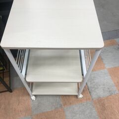 ＼家具＊家電のお店／【ｼﾞｬﾝｸﾞﾙｼﾞｬﾝｸﾞﾙ石川金沢店】キャスター付きワゴン 白   W(幅)50×D(奥行き)40×H(高さ)85cmの画像