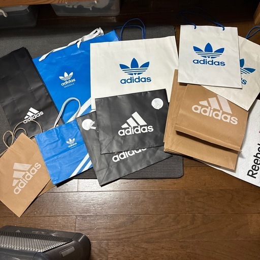 adidasショッパー (雪之助) 南足柄のバッグ《その他》の中古あげます