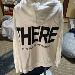 フード付きパーカーLサイズの画像