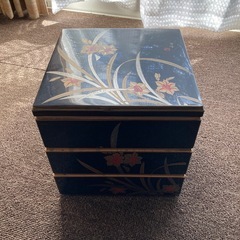 三段重箱　おせち　お弁当箱の画像