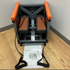 Shop Japan（ショップジャパン）の フィットキューブ（FITT CUBE） です。 ステッパー・筋トレ・体幹トレーニングなど、1台で全身を鍛えられる人気の運動器具です。 省スペースで使えて、静音なのでマンションでも使いやすいタイプの画像