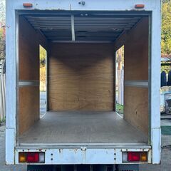 1.9坪/外寸長さ380cm　●シャッターアルミコンテナ、両側に横ドアあり、鍵付き　●ガレージ.キャンプ場.離れ.小屋.作業場.農漁業　●福岡発の画像