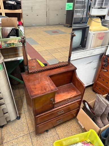 配達可能レトロ鏡台無料0円 (akira) 千鳥橋のドレッサーの中古あげます