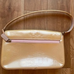 Ungaro ロゴエンボスハンドバッグ　エナメルの画像