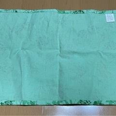 ランチョンマット グリーンとベージュ 葉っぱ花柄２枚セットの画像