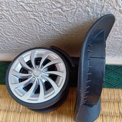 キャリケースのコマ交換用少しキズがあります。の画像