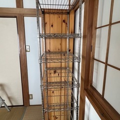 キャスター付きシルバーラックの画像