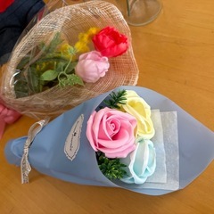 ベアーやフラワーの置物など5点セットの画像