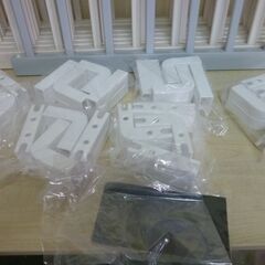 未使用/新品　訳あり特価　ベビーサークル 木製 ジョイント式 高さ56cm 幅163cm 8枚セットの画像