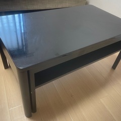 伸縮性ガラステーブル の画像