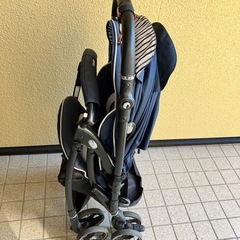 アップリカ　ラクーナビッテクッションベビーカー　一部破損ありの画像