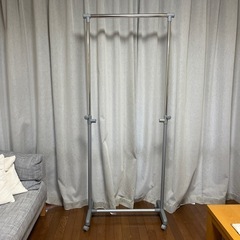ハンガーラックの画像