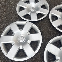 ハイエース　ホイールキャップ４枚の画像