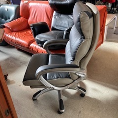 12/25まで店頭商品一部を除き半額クリスマスSALE!!開催中 K2512-164 オフィスチェア 高さ調節可能 ブラック × グレージュ キズ汚れ有りの画像