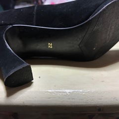 黒のパンプスの画像
