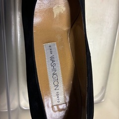 黒のパンプスの画像