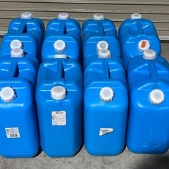 灯油タンク　ポリタンク　１８ℓ ８点セット　の画像