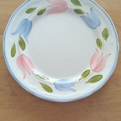 チューリップ🌷柄　皿2枚セットの画像