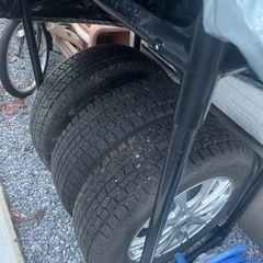 スタッドレスタイヤの画像