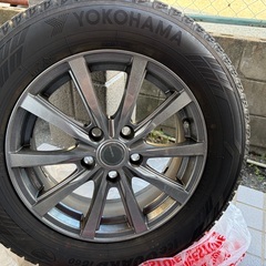 アルミホイル付スタッドレスタイヤ4本+未使用タイヤチェーンの画像