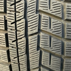 アルミホイル付スタッドレスタイヤ4本+未使用タイヤチェーンの画像